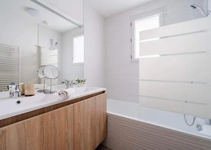 Grand T4 Moderne Avec Extérieur 8 Personnes *